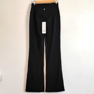 NWT CRZ Black Flare Yoga Pants. Sz M